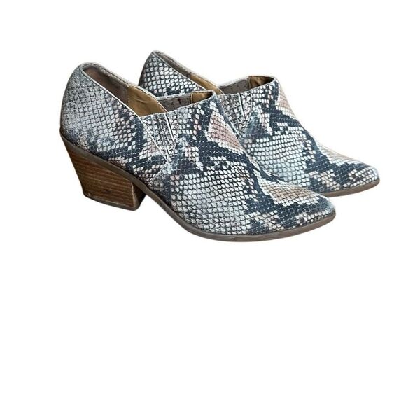 Lucky Brand Textured Snakeskin Leather Pointed Toe Tabea Booties Taupe Size 9.5 - Picture 1 of 9